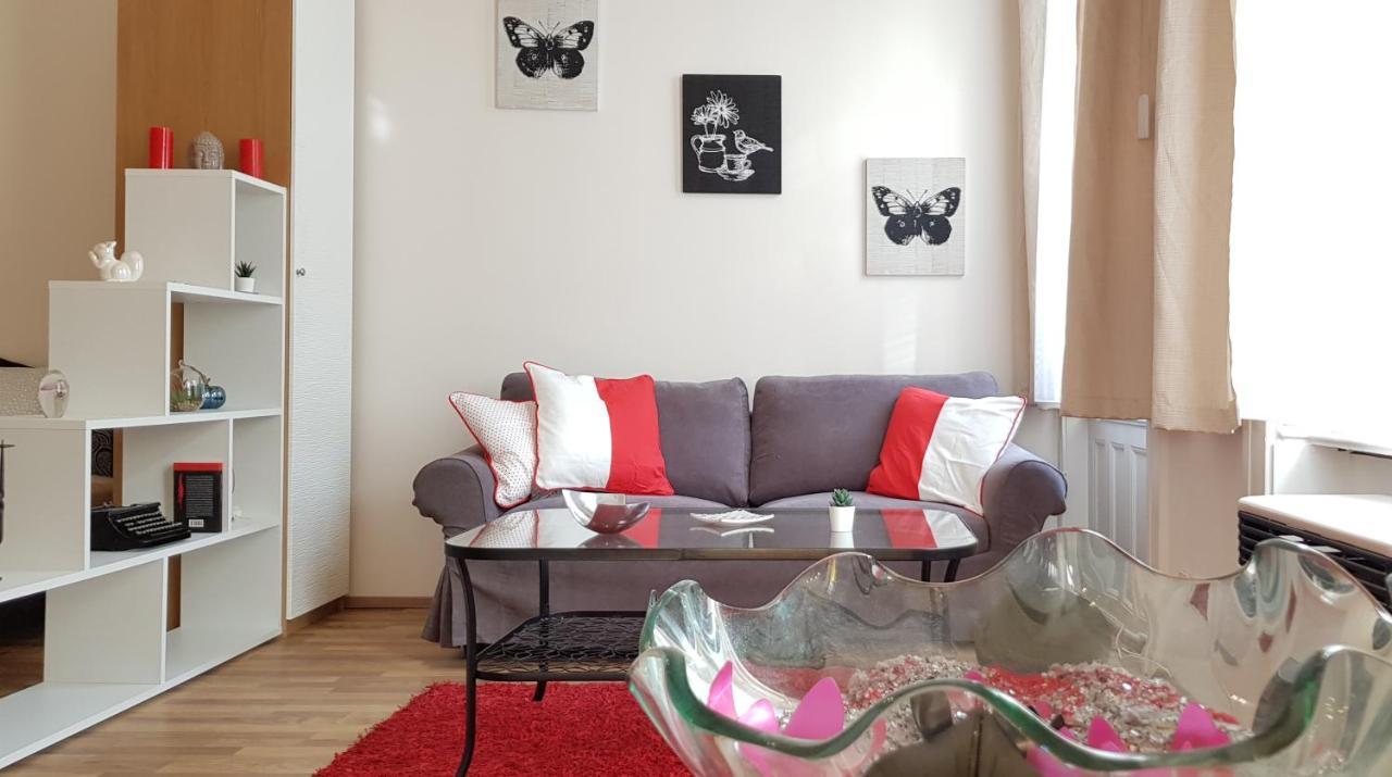 Center Royalty Apartment Budapest Exteriör bild